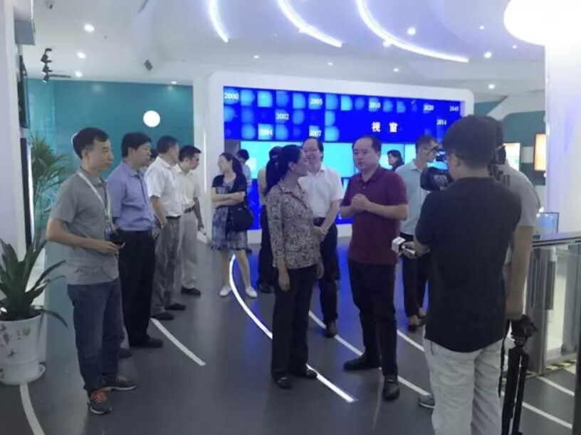 國(guó)務(wù)院“雙創(chuàng)”督查組蒞臨新開(kāi)普考察調(diào)研(圖2)