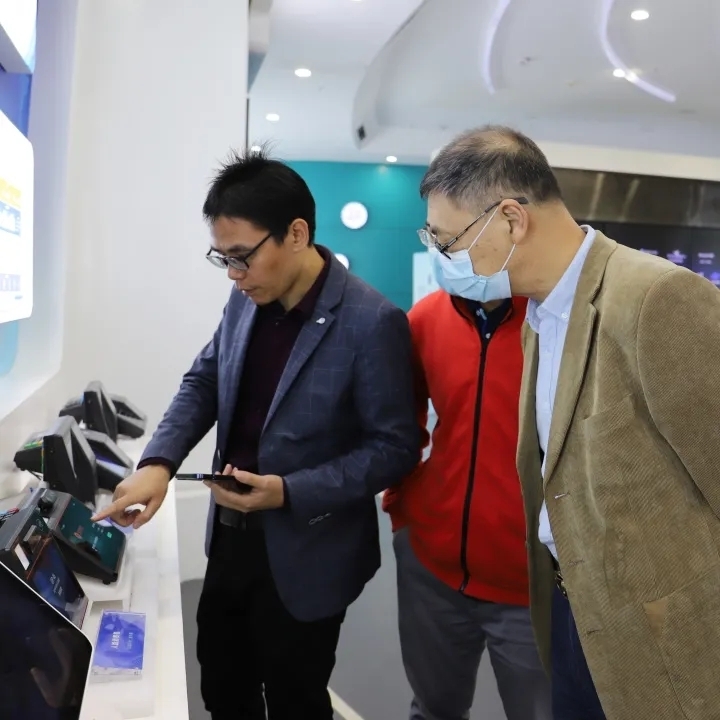 高能！國家流量儀表評價計量測試聯(lián)盟專家一行蒞臨新開普參觀、交流(圖4)