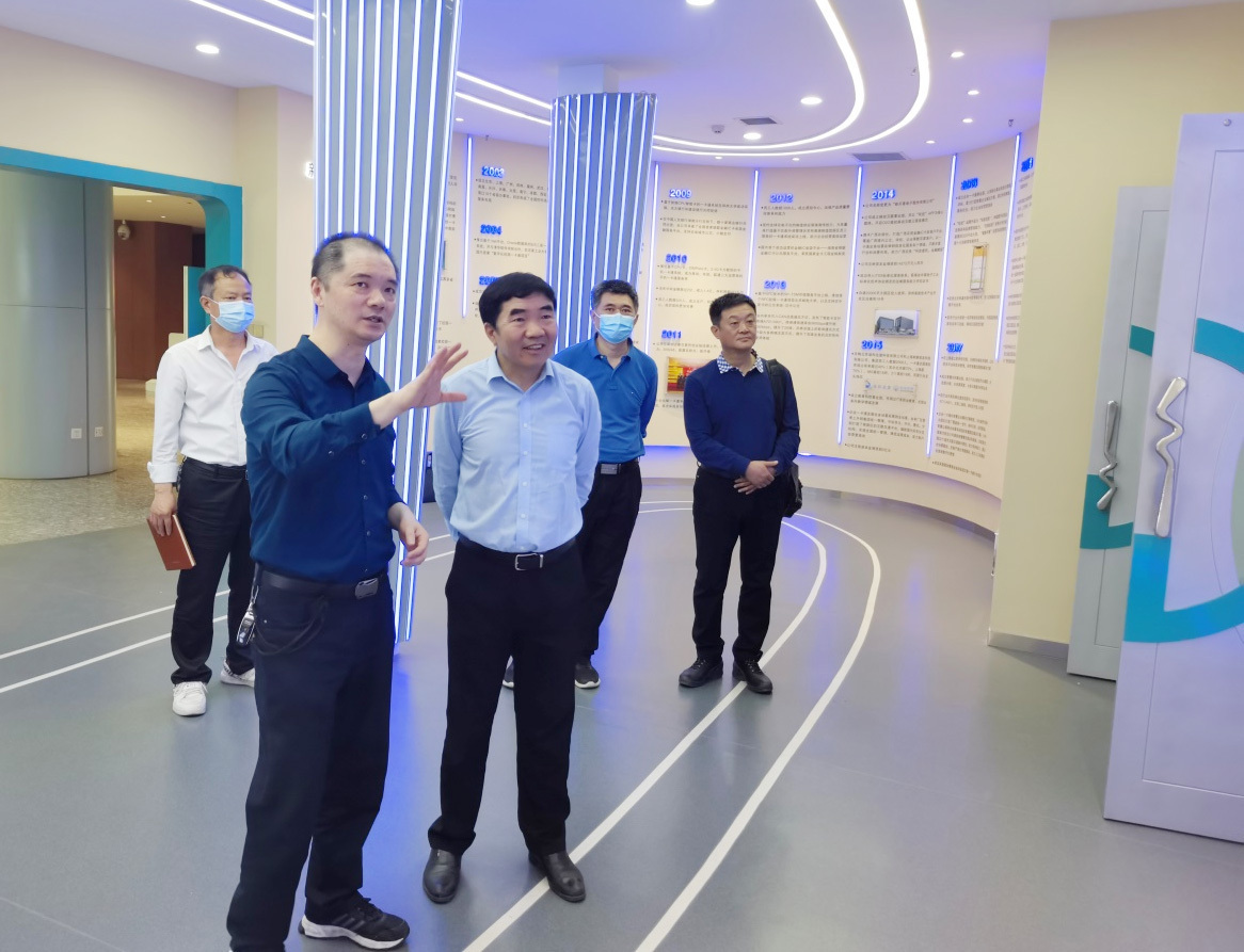校企協(xié)同 共育共創(chuàng) | 河南財(cái)政金融學(xué)院副校長(zhǎng)王忠勇一行蒞臨新開普走訪交流(圖3)