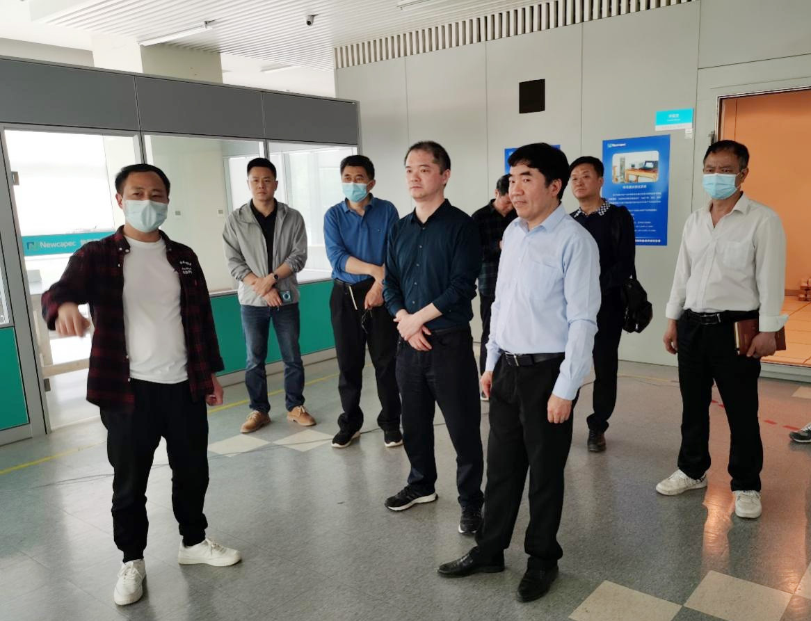 校企協(xié)同 共育共創(chuàng) | 河南財(cái)政金融學(xué)院副校長(zhǎng)王忠勇一行蒞臨新開普走訪交流(圖2)